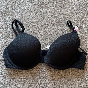 NWT VS Pink T-shirt bra